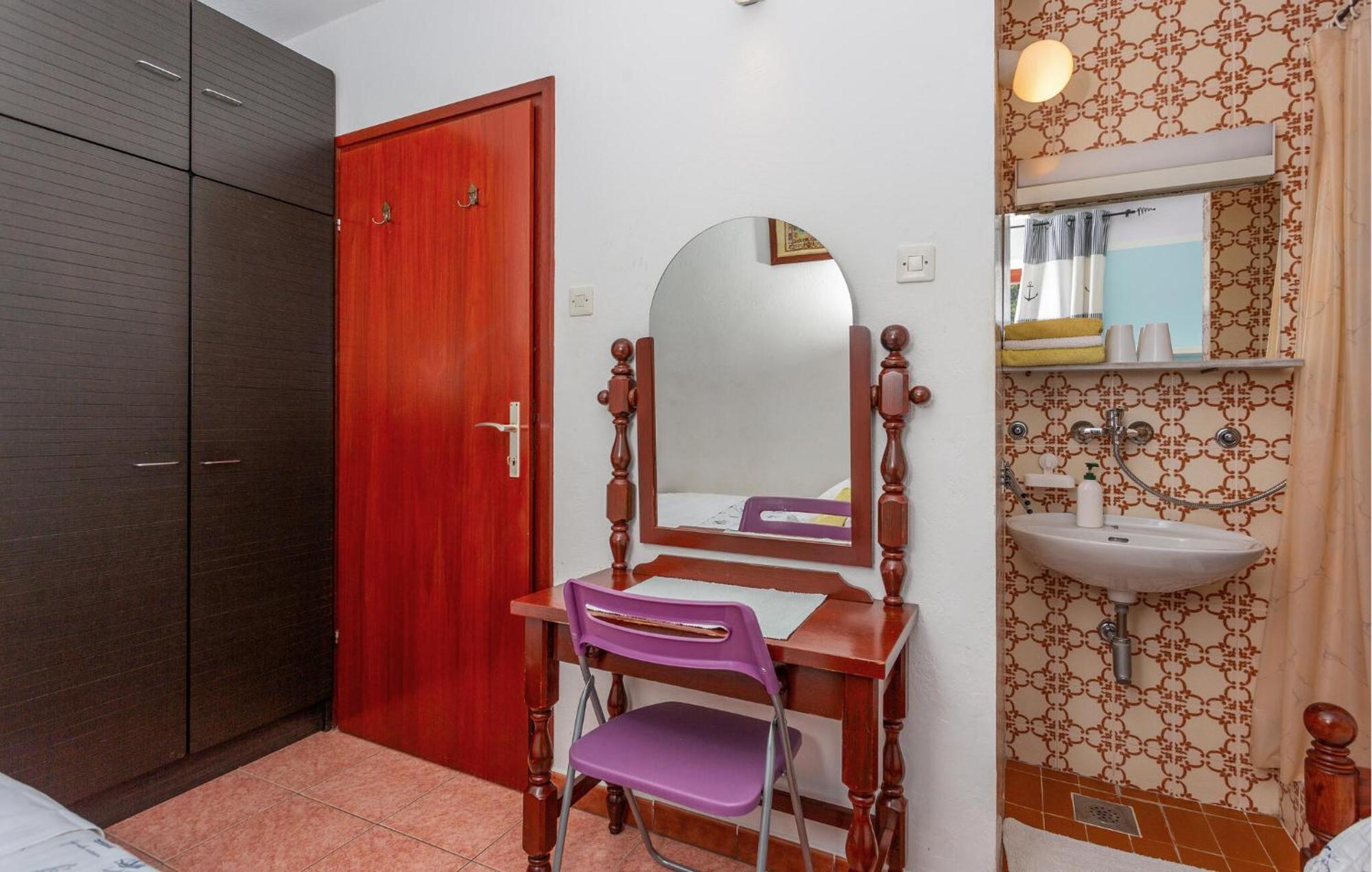 3 Bedroom Stunning Apartment In Krk Krk Town Bagian luar foto