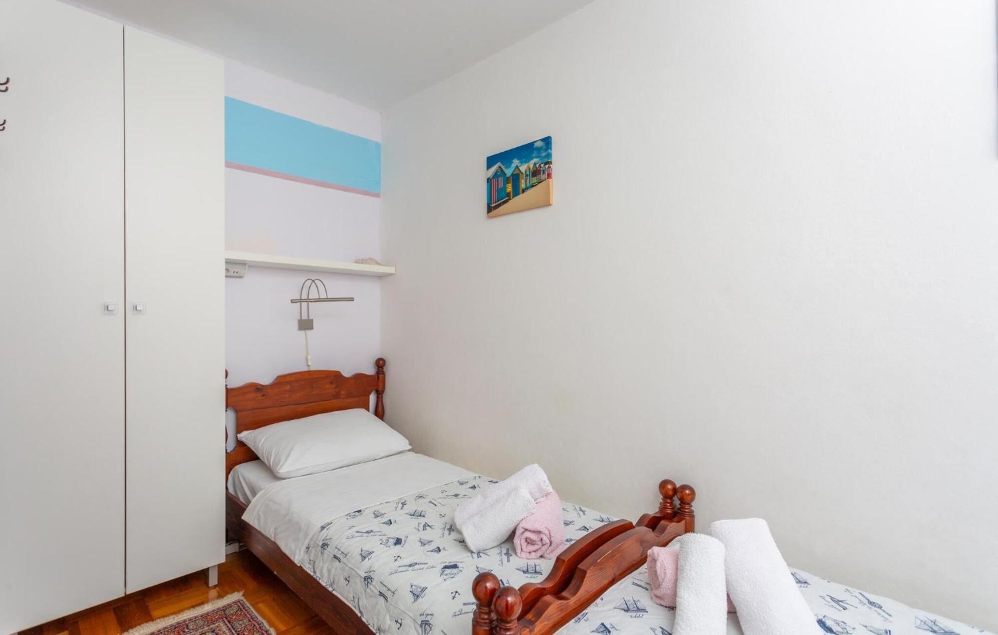 3 Bedroom Stunning Apartment In Krk Krk Town Bagian luar foto