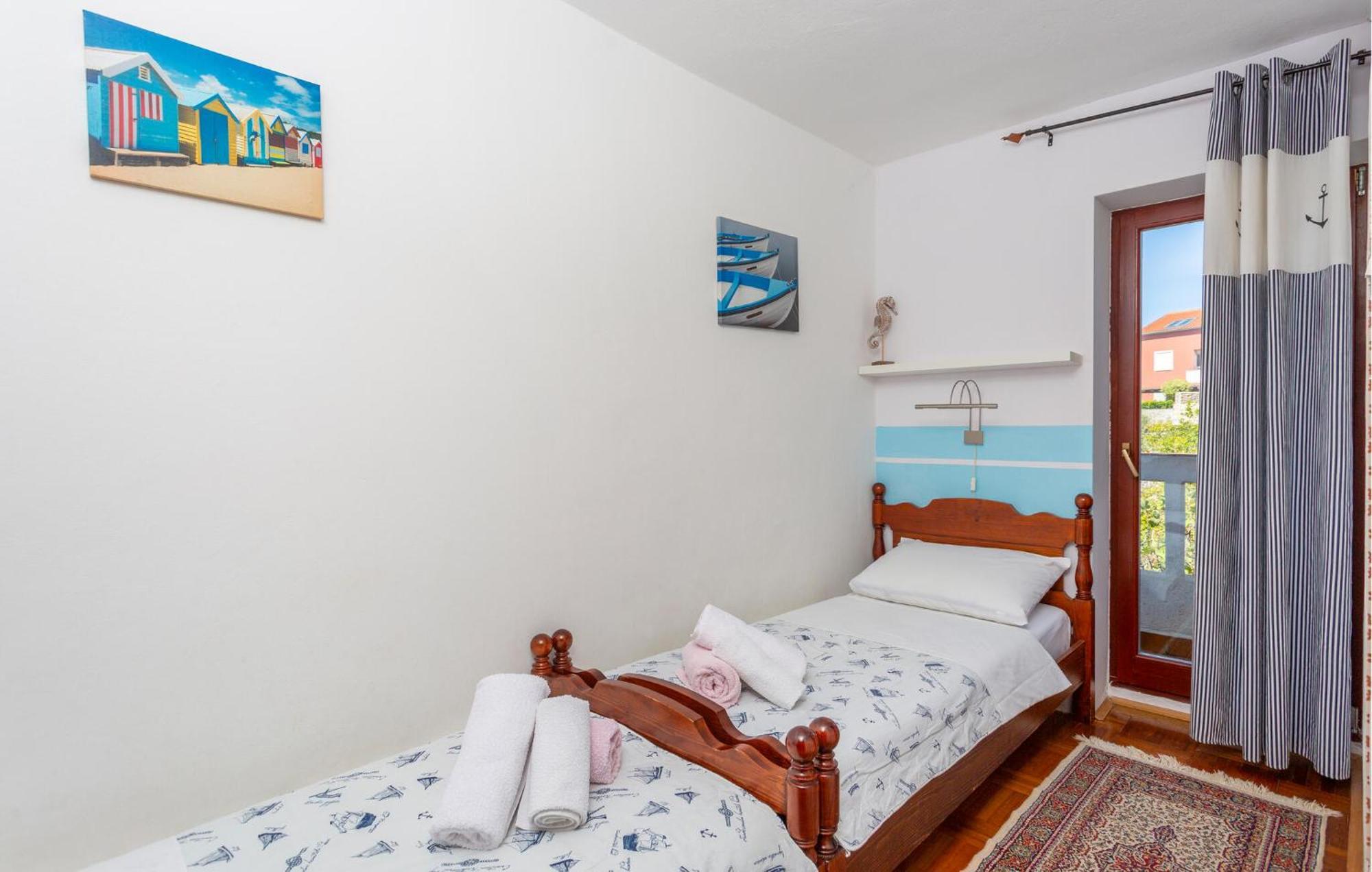 3 Bedroom Stunning Apartment In Krk Krk Town Bagian luar foto